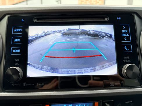 Used 2017 Toyota Tacoma TRD Off-Road w/ Premium & Technology Package image 18