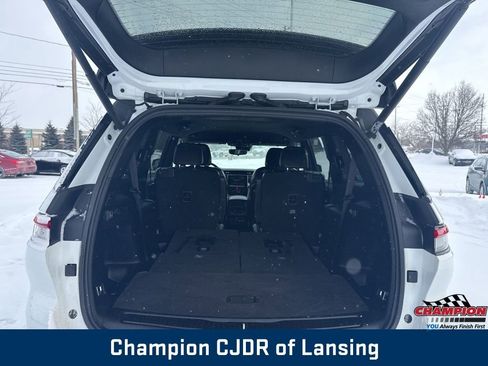 Used 2023 Jeep Grand Cherokee L Laredo image 41