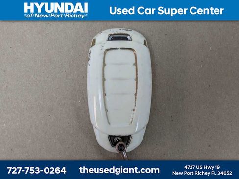 Used 2022 Hyundai Elantra Limited w/ Cargo Package FWD image 37