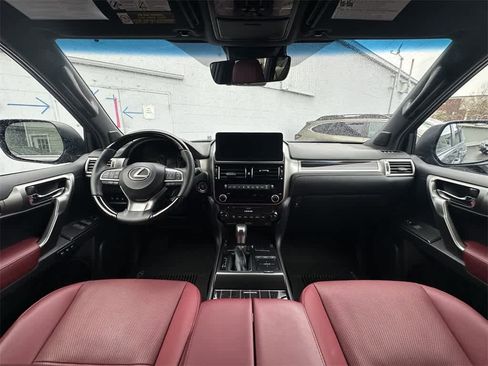 Used 2023 Lexus GX 460 Premium w/ Premium Plus Package image 10