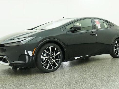 New 2026 Toyota Prius Plug-In Hybrid FWD image 17