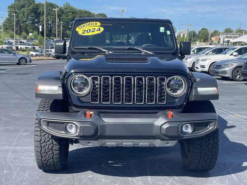 Used 2024 Jeep Gladiator Mojave w/ Convenience Group AWD/4WD image 2