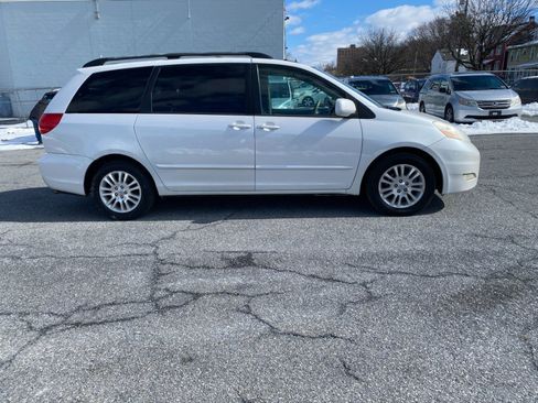 Used 2007 Toyota Sienna XLE Limited image 6