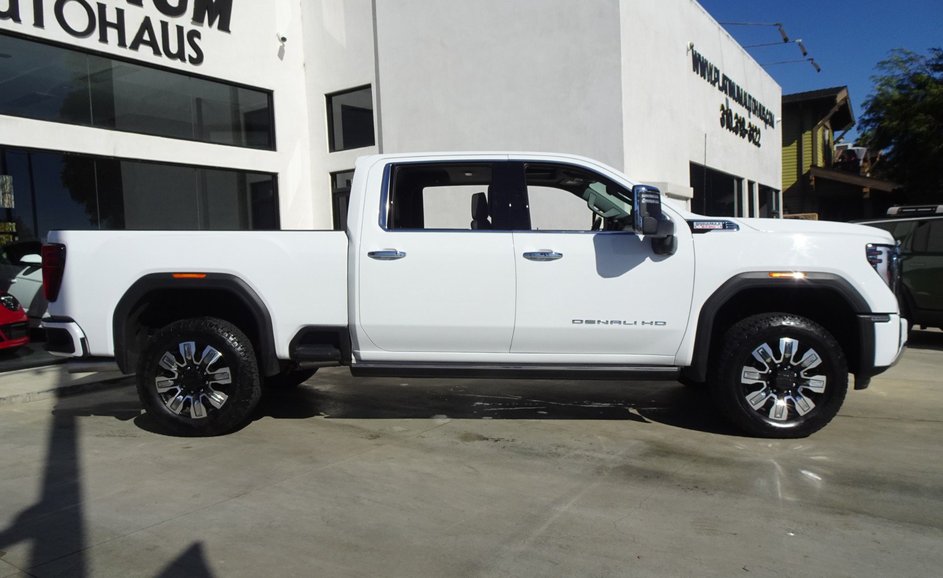 Used 2025 GMC Sierra 2500 Denali w/ Denali Reserve Package AWD/4WD image 7
