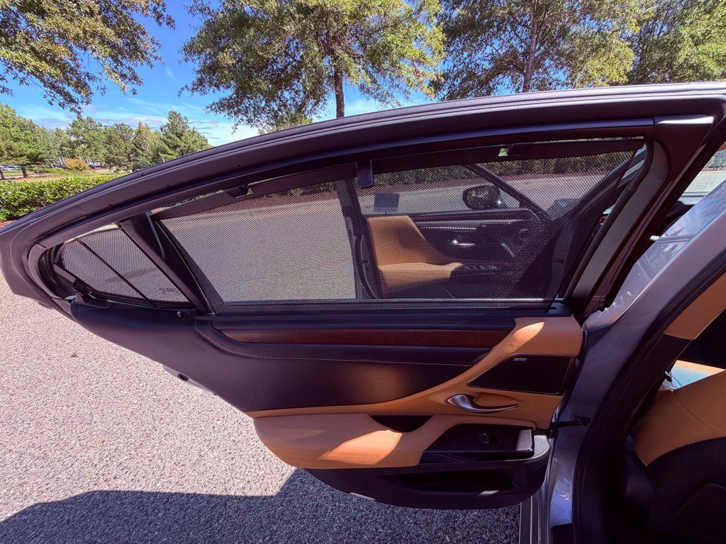 Certified 2022 Lexus ES 350 Ultra Luxury w/ Accessory Package 2 FWD image 19