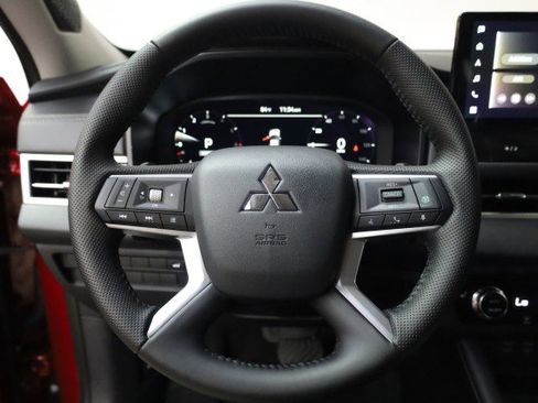 New 2025 Mitsubishi Outlander SE image 6