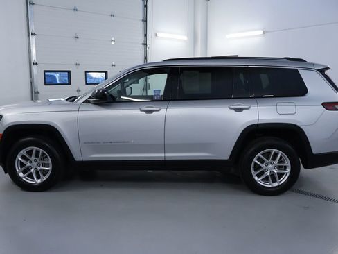 Used 2023 Jeep Grand Cherokee L Laredo image 4