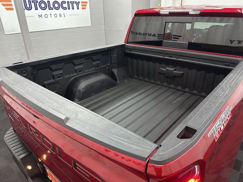 Used 2023 Chevrolet Silverado 1500 LT Trail Boss w/ Convenience Package II image 11