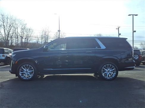 Used 2023 Cadillac Escalade ESV Premium Luxury image 6