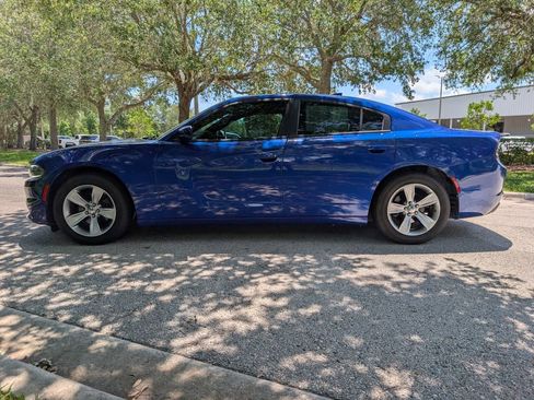 Used 2018 Dodge Charger SXT Plus RWD image 5