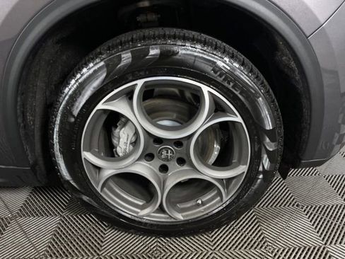 Used 2025 Alfa Romeo Stelvio Sprint w/ Convenience Package image 9