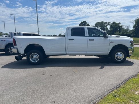 Used 2026 RAM 3500 Tradesman w/ Chrome Appearance Group A AWD/4WD image 2