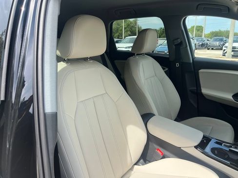 Used 2025 Audi Q6 e-tron Premium w/ Convenience Package RWD image 32