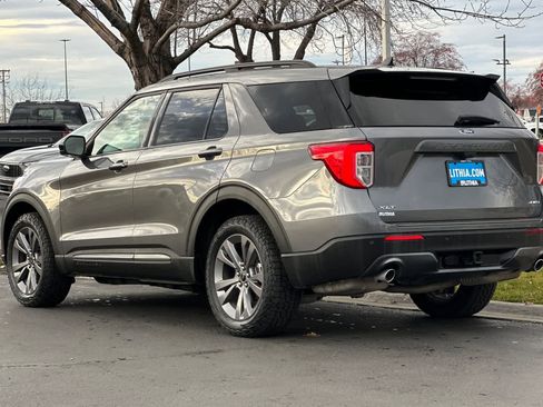 Certified 2022 Ford Explorer XLT w/ Equipment Group 202A image 6