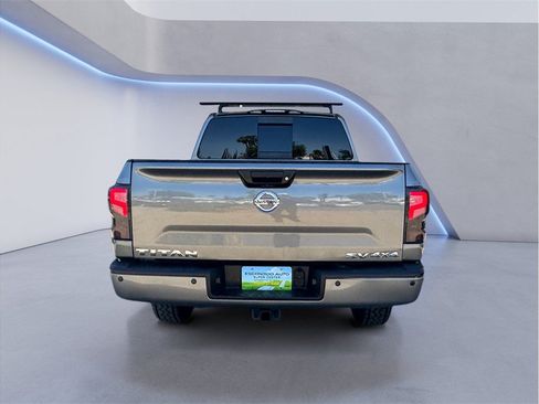 Used 2017 Nissan Titan SV AWD/4WD image 5