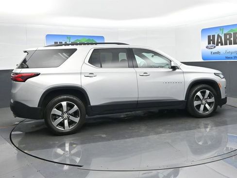 Used 2022 Chevrolet Traverse LT w/ LT Premium Package FWD image 6