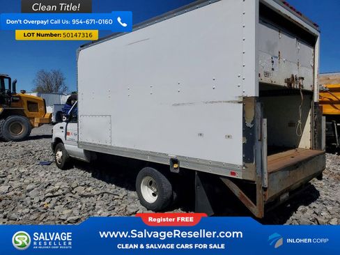 Used 2010 Ford E-350 and Econoline 350 Super Duty RWD image 3