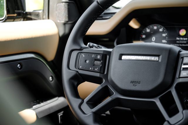 New 2026 Land Rover Defender 110 X-Dynamic SE AWD/4WD image 22