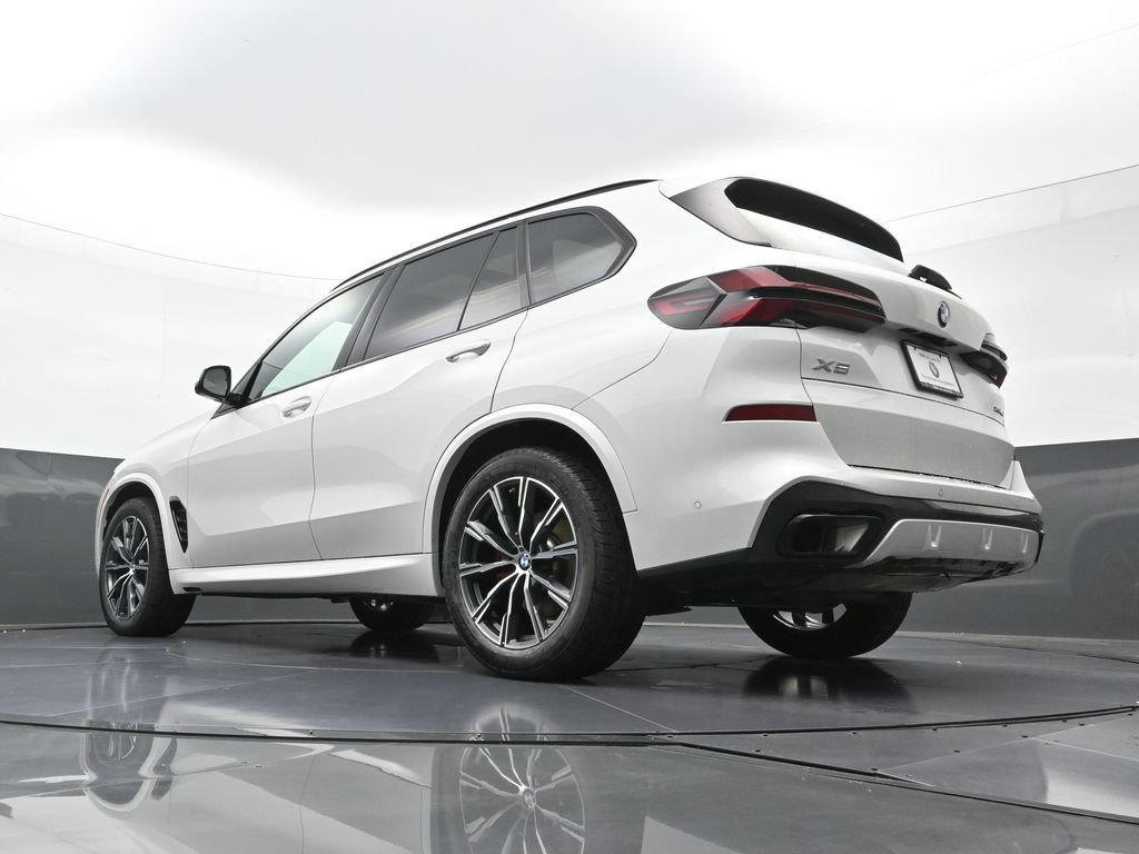 Used 2024 BMW X5 xDrive40i w/ Executive Package AWD/4WD image 27