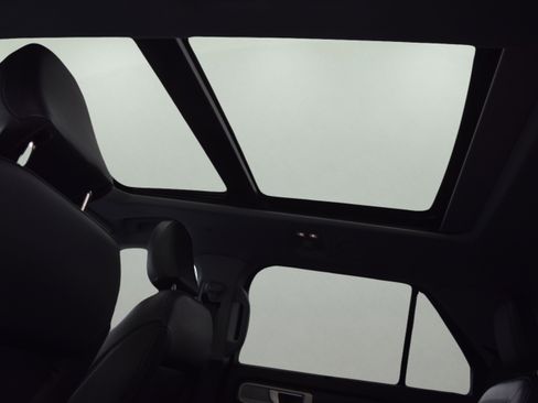 Certified 2021 Ford Explorer Limited image 9