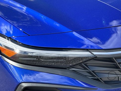 Used 2024 Hyundai Elantra Blue image 11