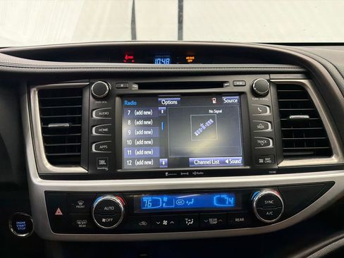 Used 2018 Toyota Highlander Limited Platinum image 31