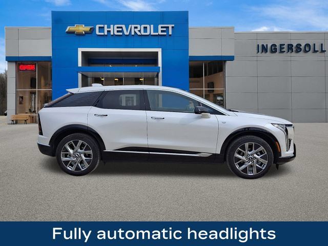 Used 2025 Cadillac Optiq Luxury 2 w/ LPO, Floor Liner Package AWD/4WD image 27