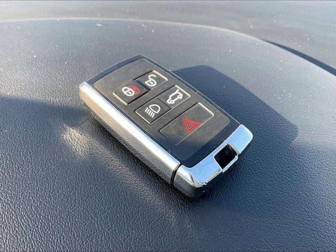 Used 2021 Land Rover Range Rover Sport HST image 14