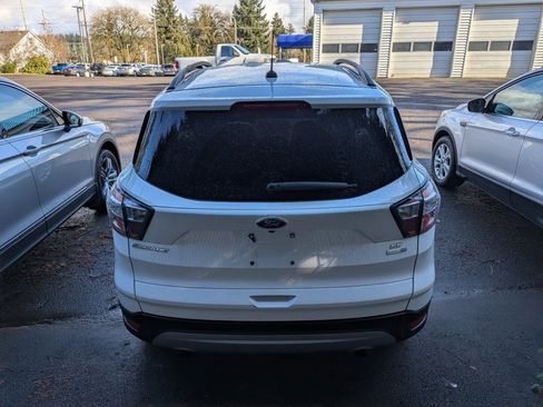 Used 2018 Ford Escape SE image 3