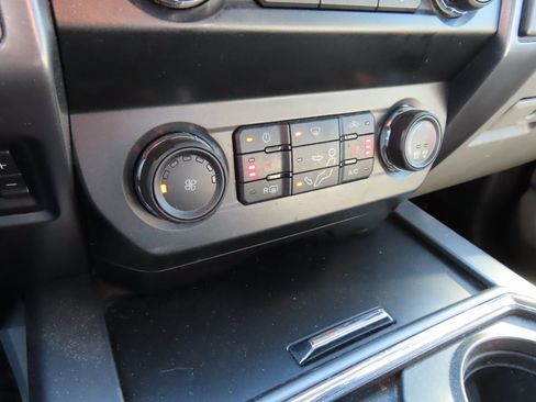 Used 2022 Ford F250 XLT w/ XLT Premium Package image 27