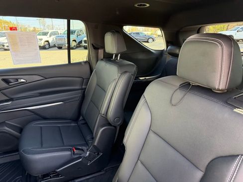Used 2026 Chevrolet Traverse LT w/ Midnight/Sport Edition AWD/4WD image 23