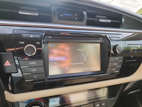 Used 2015 Toyota Corolla LE image 25