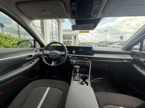 Used 2026 Hyundai Sonata SE FWD image 21