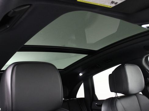 Certified 2026 Porsche Macan AWD/4WD image 25
