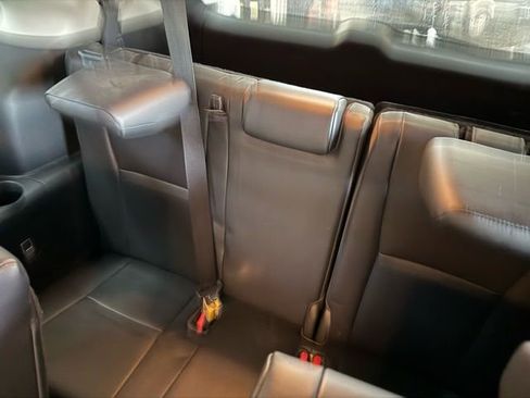 Used 2023 Toyota Highlander XLE image 39
