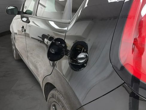 Used 2016 Kia Soul FWD image 25