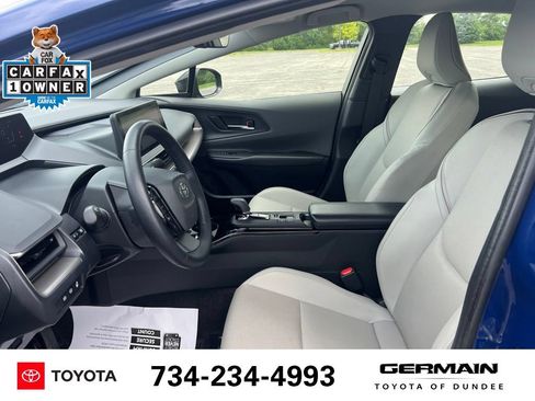 Used 2025 Toyota Prius XLE AWD/4WD image 19