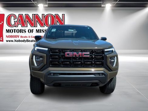 Used 2024 GMC Canyon Elevation w/ Elevation Premium Package RWD image 2