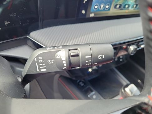 Used 2025 Nissan Kicks SR FWD image 26