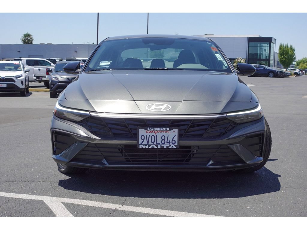 Used 2026 Hyundai Elantra SEL FWD image 3