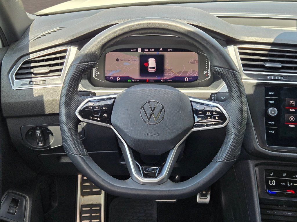Used 2024 Volkswagen Tiguan SEL R-Line AWD/4WD image 17