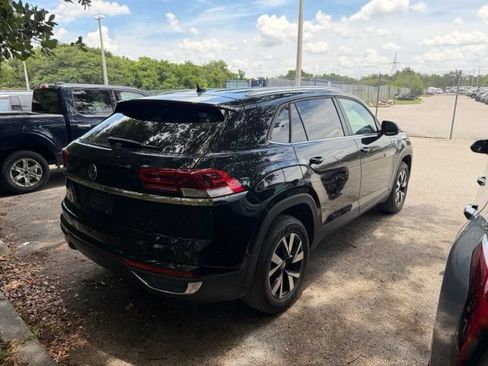 Used 2023 Volkswagen Atlas Cross Sport SE FWD image 3