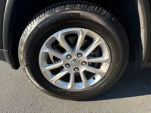 Used 2015 Jeep Grand Cherokee Laredo w/ Quick Order Package 23E image 25