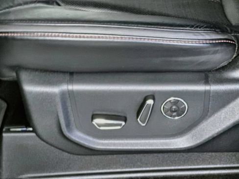 Used 2019 Ford F150 Platinum w/ Equipment Group 701A Luxury AWD/4WD image 22