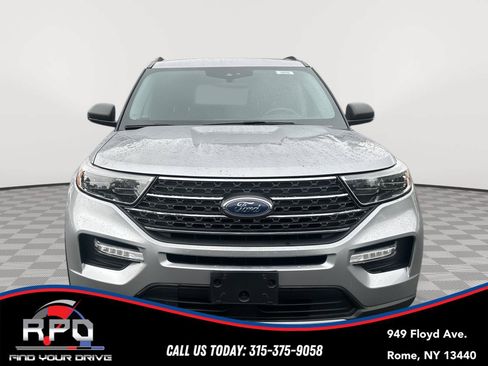 Used 2022 Ford Explorer XLT w/ Equipment Group 202A AWD/4WD image 8