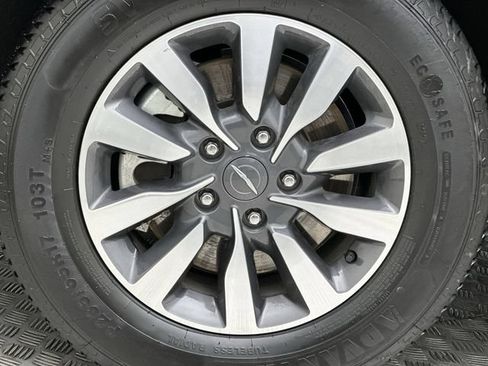 Used 2024 Chrysler Pacifica Limited FWD image 10