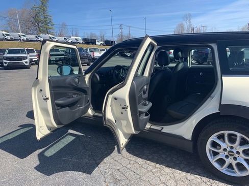 Used 2017 MINI Cooper Clubman ALL4 image 18