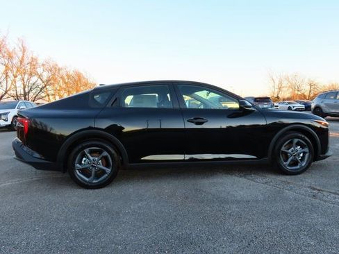 New 2025 Kia K4 LXS image 8