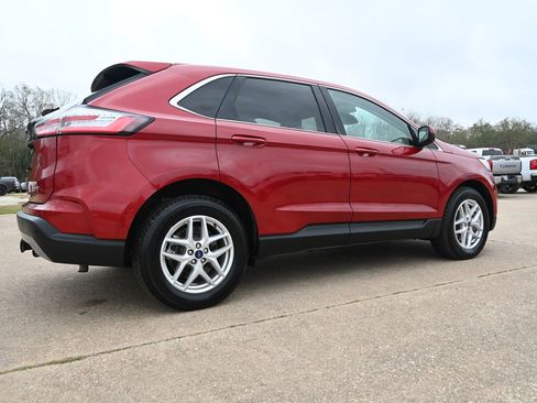 Used 2022 Ford Edge SEL w/ Convenience Package image 3