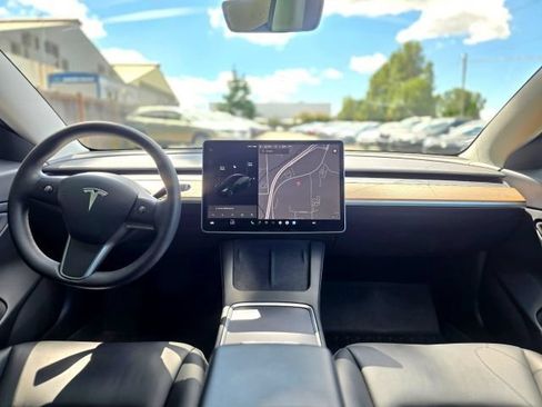 Used 2021 Tesla Model 3 Long Range AWD/4WD image 16